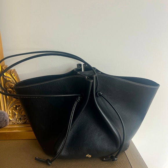 Women's Black Large Mochi Tote Bag - Picture 2 of 3